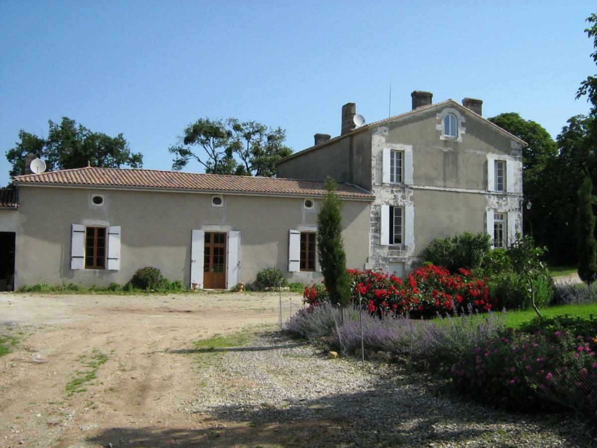 Domaine Les Galards Bed and Breakfast Le Garde Esterno foto